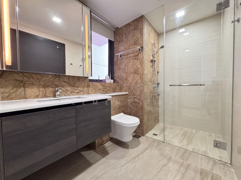 Sims Urban Oasis, 10 Sims Drive, 2 Bedrooms, 624 sqft, Condominium For Rent, by Clement Tan, 500243017 - Bathroom - PropertyGuru.com.sg