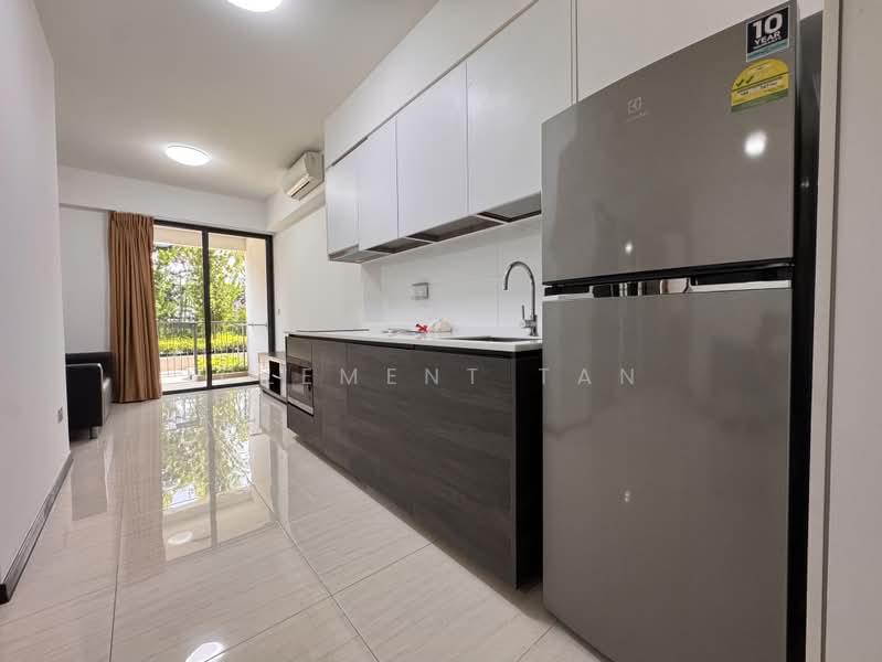 Sims Urban Oasis, 10 Sims Drive, 2 Bedrooms, 624 sqft, Condominium For Rent, by Clement Tan, 500243017 - Living Room & Open Kitchenette - PropertyGuru.com.sg
