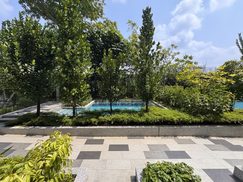 Sims Urban Oasis, 10 Sims Drive, 2 Bedrooms, 624 sqft, Condominium For Rent, by Clement Tan, 500243017 - Private Garden & Jacuzzi Pool - PropertyGuru.com.sg