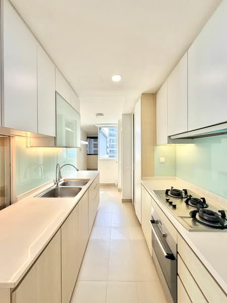 The Tampines Trilliant, 21 Tampines Central 7, 3 Bedrooms, 1,130 sqft, Condominium For Sale, by Veann Lee 李慧瑜, 500243019 - Kitchen - PropertyGuru.com.sg
