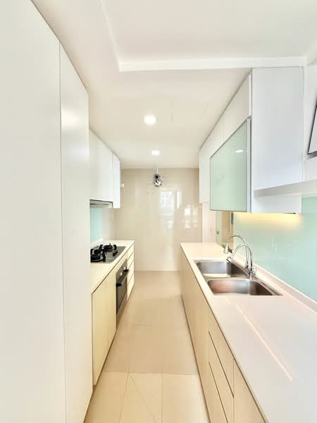 The Tampines Trilliant, 21 Tampines Central 7, 3 Bedrooms, 1,130 sqft, Condominium For Sale, by Veann Lee 李慧瑜, 500243019 - Kitchen - PropertyGuru.com.sg