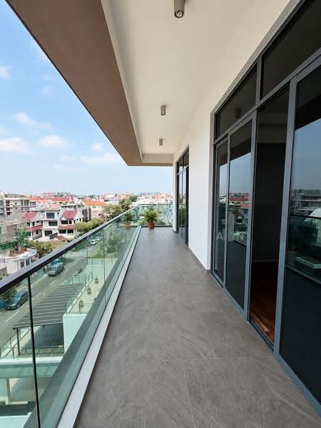 D'hiro@Hillside, 61 Hillside Drive, Hougang / Punggol / Sengkang, 3 Bedrooms, 1,819 sqft, Condominium For Sale, by Janlex Tan, 500243046 - Balcony - PropertyGuru.com.sg