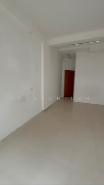 107 Jalan Bukit Merah, 107 107, Alexandra / Commonwealth, 320 sqft, Shop / Shophouse For Rent, by Ssharon Loh, 500243072 - CommercialGuru.com.sg