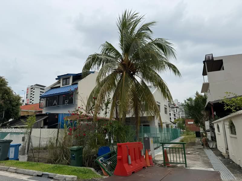 SMART LAND BUY | Freehold Corner Plot | Wide Frontage Near MRT, , 3 Bedrooms, 1,600 sqft, Corner Terrace For Sale, by Martin Goh 吴伟楠, 500243075 - PropertyGuru.com.sg