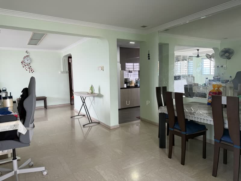 227 Jurong East Street 21, 227 Jurong East Street 21, Boon Lay / Jurong / Tuas, 3 Bedrooms, 1,291 sqft, HDB Flat For Sale, by Thiru P, 500243120 - Living Room - PropertyGuru.com.sg