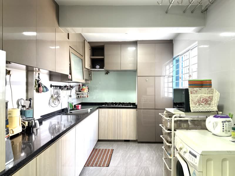 227 Jurong East Street 21, 227 Jurong East Street 21, Boon Lay / Jurong / Tuas, 3 Bedrooms, 1,291 sqft, HDB Flat For Sale, by Thiru P, 500243120 - Kitchen - PropertyGuru.com.sg