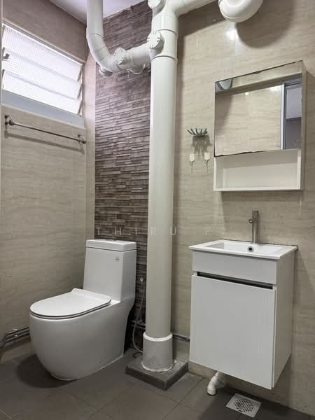 227 Jurong East Street 21, 227 Jurong East Street 21, Boon Lay / Jurong / Tuas, 3 Bedrooms, 1,291 sqft, HDB Flat For Sale, by Thiru P, 500243120 - Bathroom - PropertyGuru.com.sg