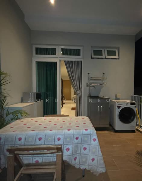 Kembangan, , Room Rental, 440 sqft, Semi-Detached House For Rent, by Jordan Neo, 500243125 - Balcony with light cooking/laundry area - PropertyGuru.com.sg