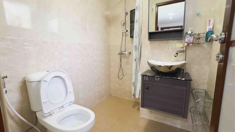 The Mayfair, 7 Jurong East Street 32, Boon Lay / Jurong / Tuas, 3 Bedrooms, 1,184 sqft, Condominium For Sale, by Don Cheng, 500243138 - Bathroom - PropertyGuru.com.sg