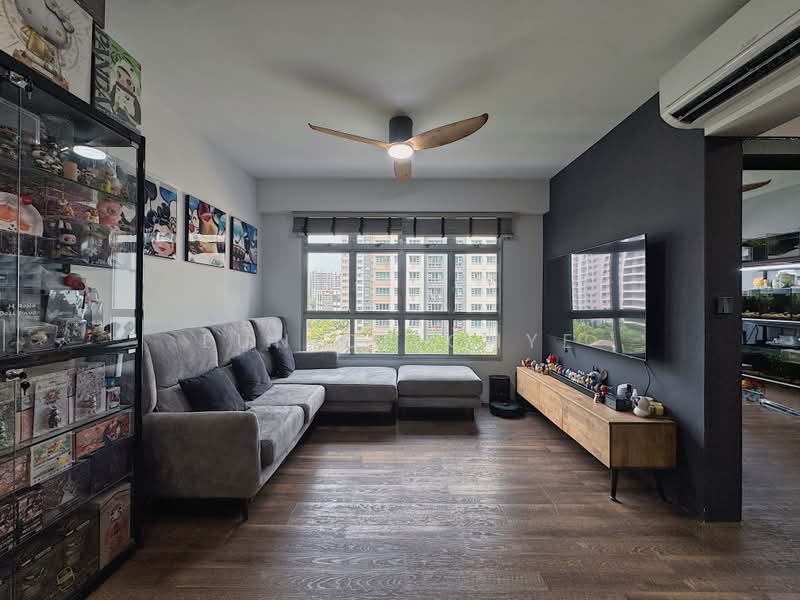 229A Sumang Lane, 229A Sumang Lane, 3 Bedrooms, 1,001 sqft, HDB Flat For Sale, by Eunice Chye, 500243148 - Living Room - PropertyGuru.com.sg