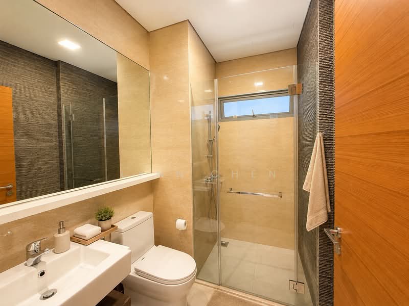 Woodhaven, 77 Woodgrove Avenue, 3 Bedrooms, 1,119 sqft, Condominium For Sale, by Lynn Chen, 500243153 - Bathroom - PropertyGuru.com.sg