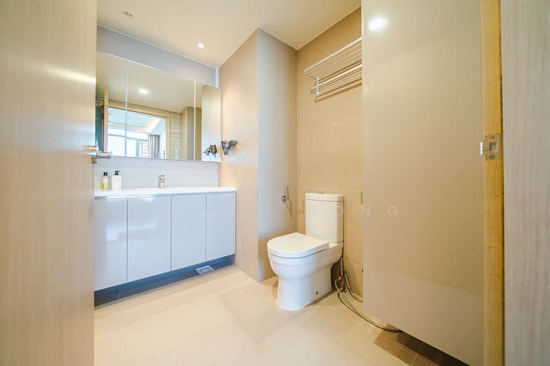 Wandervale, 365 Choa Chu Kang Avenue 3, 3 Bedrooms, 1,098 sqft, Condominium For Sale, by Ong Yu Rong, 500243155 - Bathroom - PropertyGuru.com.sg