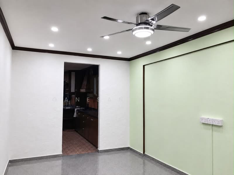 327 Hougang Avenue 5, 327 Hougang Avenue 5, 2 Bedrooms, 721 sqft, HDB Flat For Sale, by Ganesan Nesh, 500243162 - Kitchen - PropertyGuru.com.sg