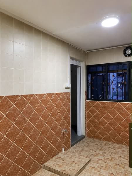 327 Hougang Avenue 5, 327 Hougang Avenue 5, 2 Bedrooms, 721 sqft, HDB Flat For Sale, by Ganesan Nesh, 500243162 - Interior - PropertyGuru.com.sg