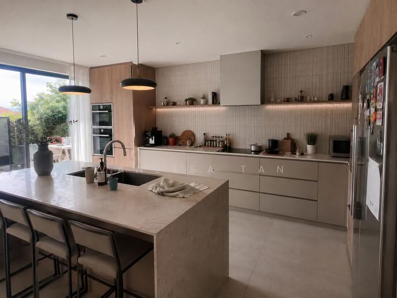 Exclusive! Well priced inter-terrace, Bedok / Upper East Coast, 5 Bedrooms, 5,000 sqft, Terraced House For Sale, by Vanessa Tan, 500243168 - PropertyGuru.com.sg