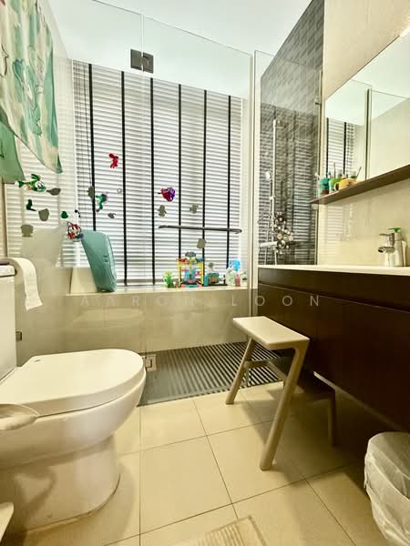 Jalan Kayu Estate, Jalan Tari Zapin, 5 Bedrooms, 3,000 sqft, Terraced House For Sale, by Aaron Loon, 500243173 - Bathroom - PropertyGuru.com.sg