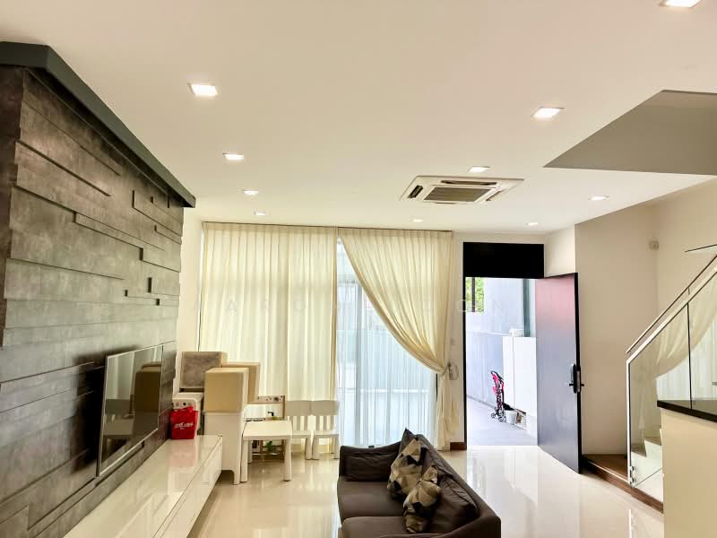 Jalan Kayu Estate, Jalan Tari Zapin, 5 Bedrooms, 3,000 sqft, Terraced House For Sale, by Aaron Loon, 500243173 - Living Room - PropertyGuru.com.sg