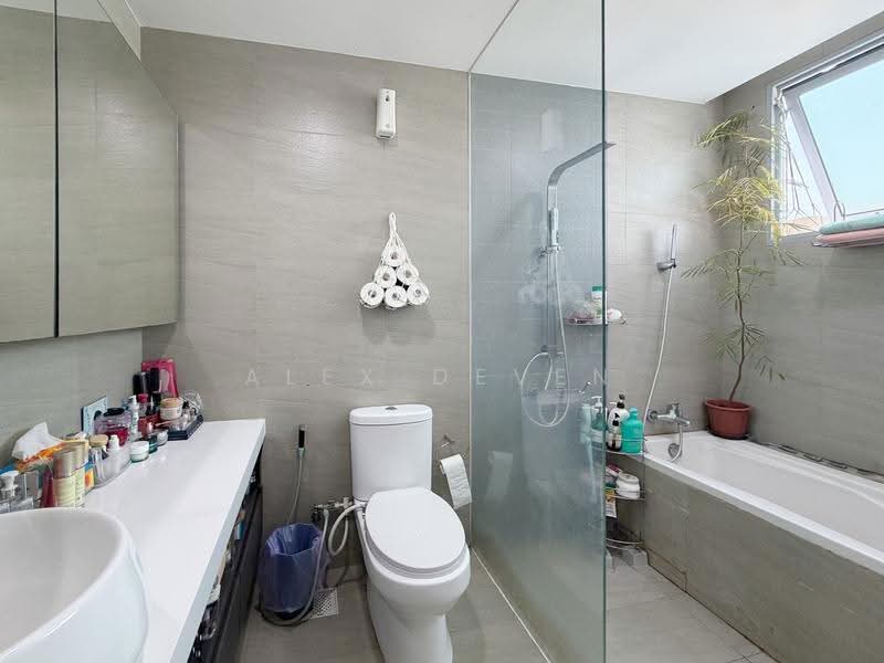 Canberra Residences, 513 Canberra Drive, Sembawang / Yishun, 4 Bedrooms, 1,528 sqft, Condominium For Sale, by Alex Deven, 500243177 - Bathroom - PropertyGuru.com.sg