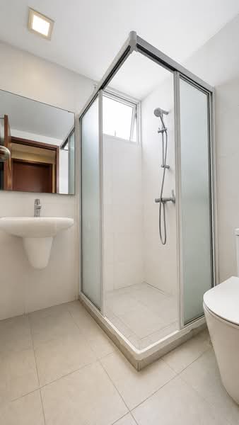 La Casa, 54 Woodlands Drive 16, 3 Bedrooms, 1,141 sqft, Condominium For Sale, by Eric Yeo, 500243178 - Bathroom - PropertyGuru.com.sg