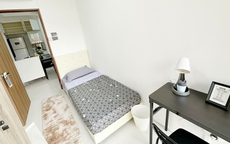 The Foliage, 370 Pasir Panjang Road, Room Rental, 120 sqft, Condominium For Rent, by Charlotte Lin, 500243190 - Bedroom - PropertyGuru.com.sg