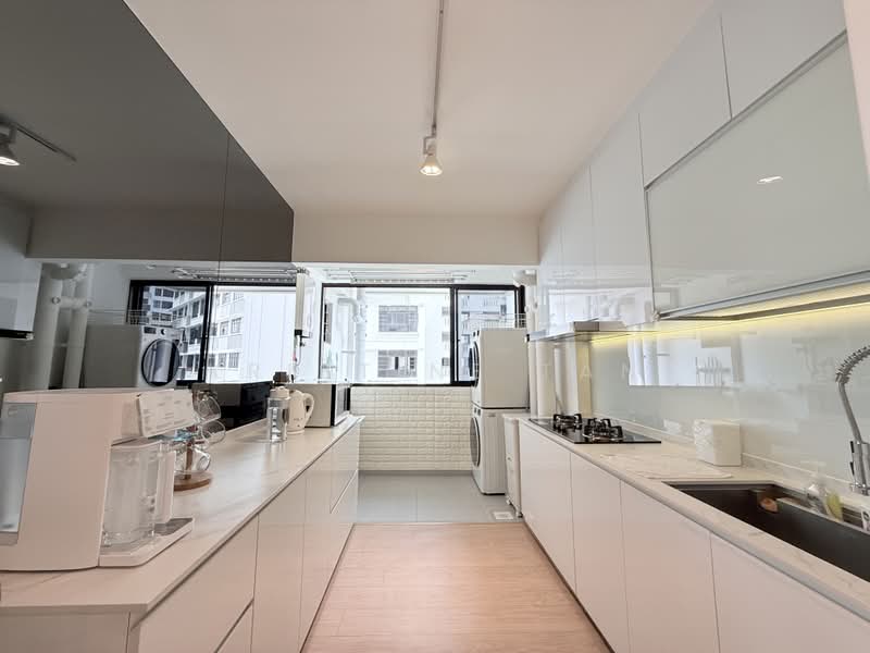 472A Fernvale Street, 472A Fernvale Street, 3 Bedrooms, 1,216 sqft, HDB Flat For Sale, by Kristine Tan, 500243191 - Kitchen - PropertyGuru.com.sg