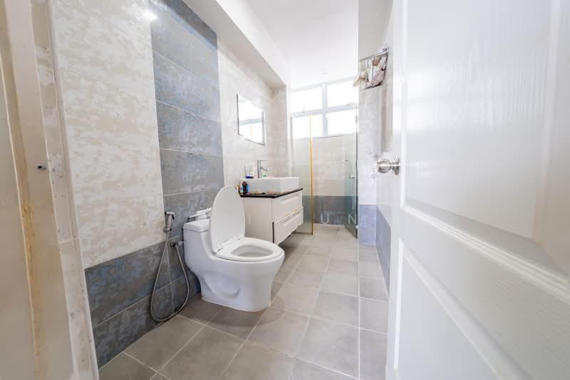 Sherwood Towers, 3 Jalan Anak Bukit, 3 Bedrooms, 1,518 sqft, Apartment For Sale, by Kai Mun, 500243194 - Bathroom - PropertyGuru.com.sg
