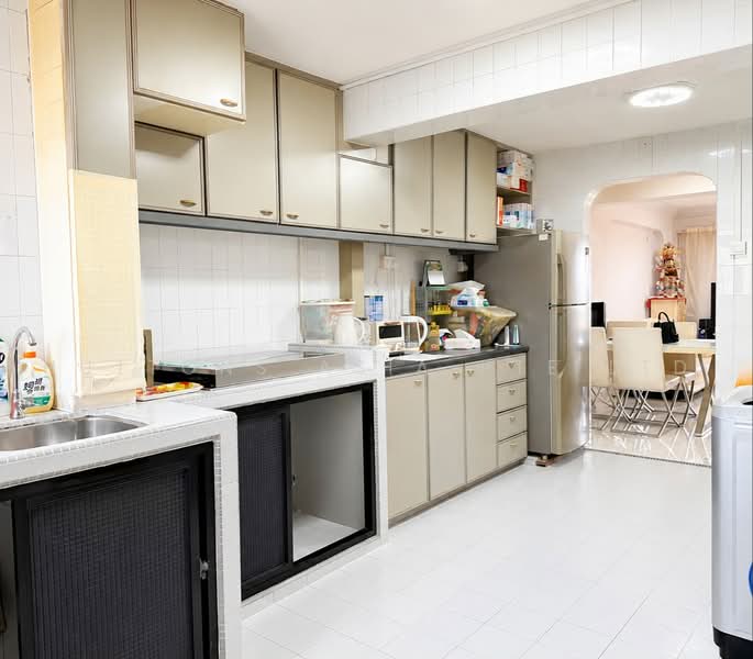 32 Marine Crescent, 32 Marine Crescent, 2 Bedrooms, 700 sqft, HDB Flat For Sale, by Jaslyn Tan, 500243195 - Kitchen - PropertyGuru.com.sg