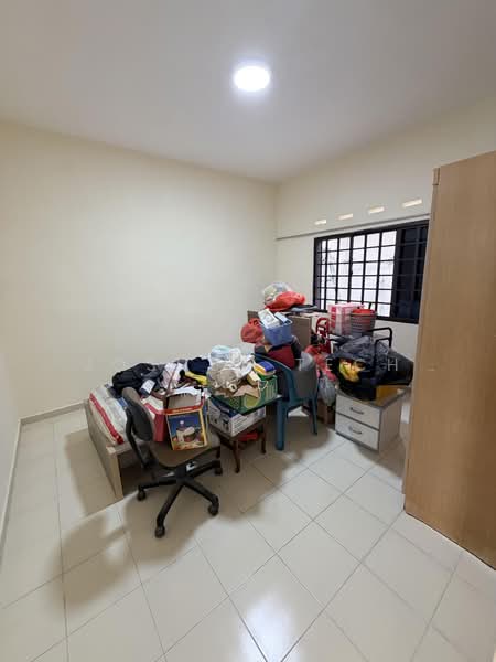 Hillview Garden Estate, Elizabeth Drive, 3 Bedrooms, 1,800 sqft, Terraced House For Sale, by Joshua Tech, 500243200 - Bedroom - PropertyGuru.com.sg