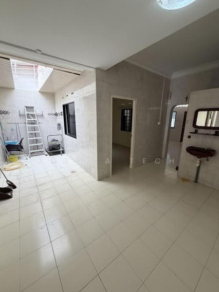 Hillview Garden Estate, Elizabeth Drive, 3 Bedrooms, 1,800 sqft, Terraced House For Sale, by Joshua Tech, 500243200 - Interior - PropertyGuru.com.sg