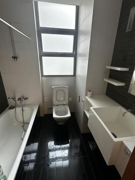 Park Infinia at Wee Nam, 2 Lincoln Road, Newton / Novena, 2 Bedrooms, 850 sqft, Condominium For Rent, by Clarin Tan, 500243228 - Bathroom - PropertyGuru.com.sg