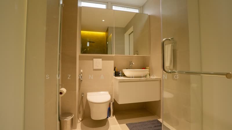 Hollandswood Court, 3 Holland Park, Tanglin / Holland / Bukit Timah, 4 Bedrooms, 2,131 sqft, Apartment For Sale, by Suzana Sulong, 500243239 - Jack & Jill Bathroom - PropertyGuru.com.sg