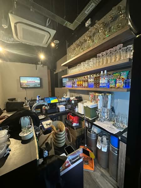 Oxley Tower, 138 Robinson Road, Boat Quay / Raffles Place / Marina, 183 sqft, Mall Shop For Rent, by Raymond Giam (严麒敬), 500243245 - Interior - CommercialGuru.com.sg