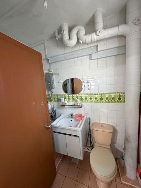 491G Tampines Street 45, 491G Tampines Street 45, 4 Bedrooms, 1,335 sqft, HDB Flat For Sale, by Yang Chen, 500243248 - Master Bathroom - PropertyGuru.com.sg