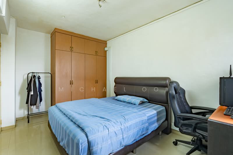242 Hougang Street 22, 242 Hougang Street 22, 2 Bedrooms, 721 sqft, HDB Flat For Sale, by Michael Ooi, 500243253 - Bedroom - PropertyGuru.com.sg