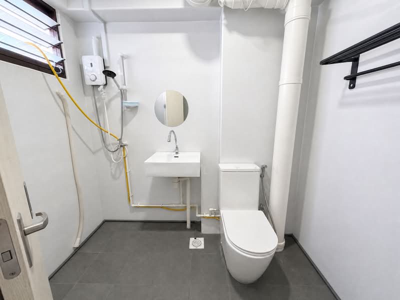 419 Hougang Avenue 8, 419 Hougang Avenue 8, Hougang / Punggol / Sengkang, 3 Bedrooms, 1,162 sqft, HDB Flat For Sale, by Rachel Tan, 500243257 - Bathroom - PropertyGuru.com.sg