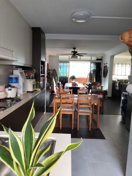 882 Tampines Street 84, 882 Tampines Street 84, Pasir Ris / Tampines, 3 Bedrooms, 1,313 sqft, HDB Flat For Sale, by Bakhit Alias, 500243259 - Kitchen - PropertyGuru.com.sg