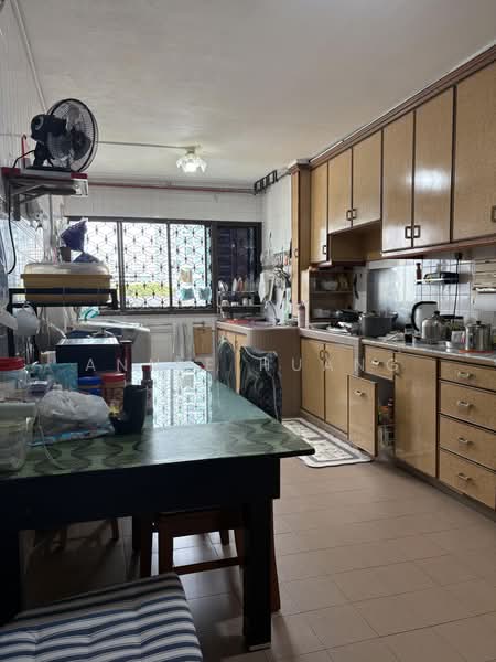 524 Ang Mo Kio Avenue 5, 524 Ang Mo Kio Avenue 5, 3 Bedrooms, 1,001 sqft, HDB Flat For Sale, by Annie Huang, 500243263 - Kitchen - PropertyGuru.com.sg