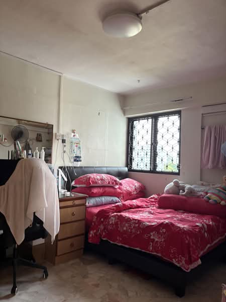 524 Ang Mo Kio Avenue 5, 524 Ang Mo Kio Avenue 5, 3 Bedrooms, 1,001 sqft, HDB Flat For Sale, by Annie Huang, 500243263 - Bedroom - PropertyGuru.com.sg