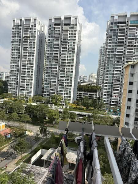 524 Ang Mo Kio Avenue 5, 524 Ang Mo Kio Avenue 5, 3 Bedrooms, 1,001 sqft, HDB Flat For Sale, by Annie Huang, 500243263 - Exterior - PropertyGuru.com.sg