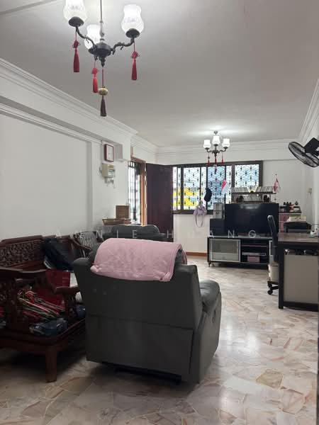 524 Ang Mo Kio Avenue 5, 524 Ang Mo Kio Avenue 5, 3 Bedrooms, 1,001 sqft, HDB Flat For Sale, by Annie Huang, 500243263 - Living Room - PropertyGuru.com.sg