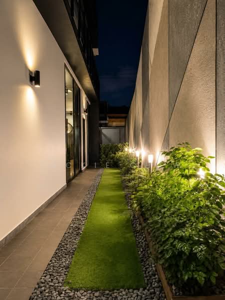 ★ GIANT ★ Pristine Condition Semi-Detached at Serangoon Gardens | Minutes to MRT and Chomp Chomp, Kingswear Avenue, Serangoon Garden Way, Huddington Avenue, Hougang / Punggol / Sengkang, 5 Bedrooms, 5,500 sqft, Semi-Detached House For Sale, by Jackie Chew, 500243276 - Exterior - PropertyGuru.com.sg