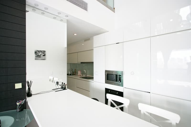 Soleil @ Sinaran, 6 Sinaran Drive, 2 Bedrooms, 1,432 sqft, Condominium For Sale, by John Cheng, 500243282 - Kitchen - PropertyGuru.com.sg