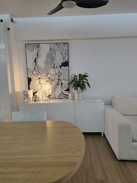 187 Bukit Batok West Avenue 6, 187 Bukit Batok West Avenue 6, Dairy Farm / Bukit Panjang / Choa Chu Kang, 3 Bedrooms, 1,206 sqft, HDB Flat For Sale, by David Lim, 500243286 - Living Room - PropertyGuru.com.sg
