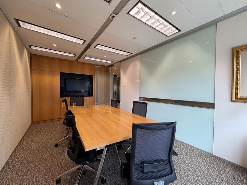 Gateway West, 150 Beach Road, Beach Road / Bugis / Rochor, 2,043 sqft, Office For Rent, by Preston Tan, 500243287 - Interior - CommercialGuru.com.sg