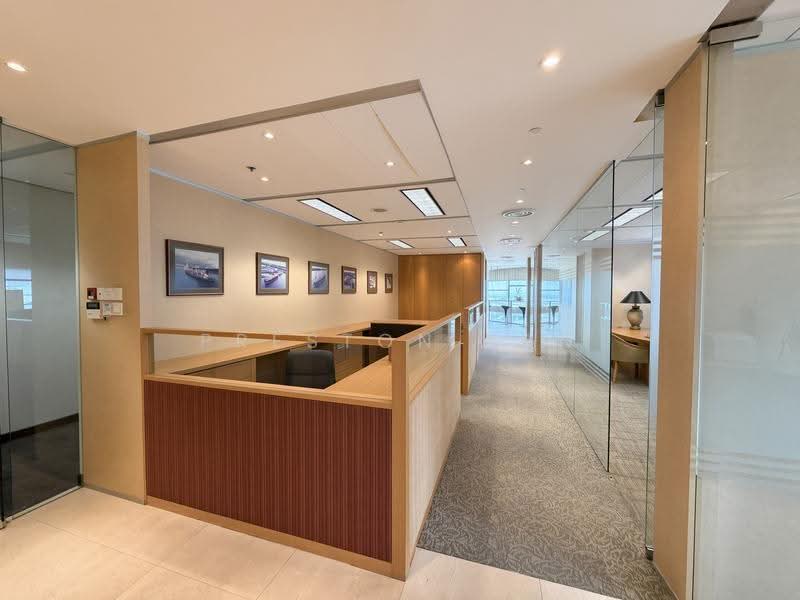 Gateway West, 150 Beach Road, Beach Road / Bugis / Rochor, 2,043 sqft, Office For Rent, by Preston Tan, 500243287 - Interior - CommercialGuru.com.sg