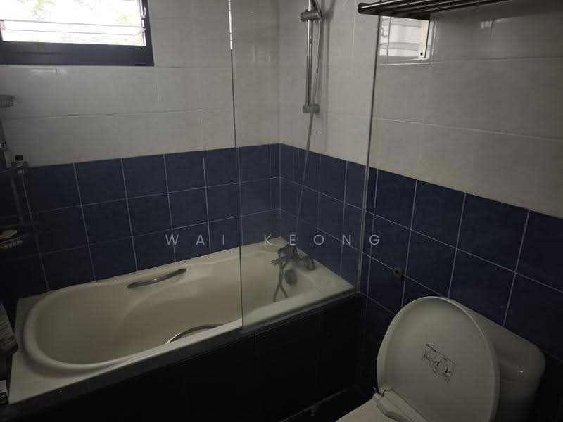 4A Boon Tiong Road, 4A Boon Tiong Road, 3 Bedrooms, 1,238 sqft, HDB Flat For Rent, by Wai Keong, 500243288 - Bathroom - PropertyGuru.com.sg