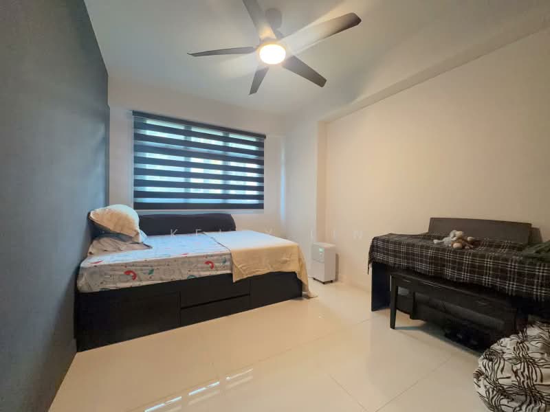 488C Choa Chu Kang Avenue 5, 488C Choa Chu Kang Avenue 5, 3 Bedrooms, 1,001 sqft, HDB Flat For Sale, by Kelly Lin, 500243295 - Bedroom - PropertyGuru.com.sg
