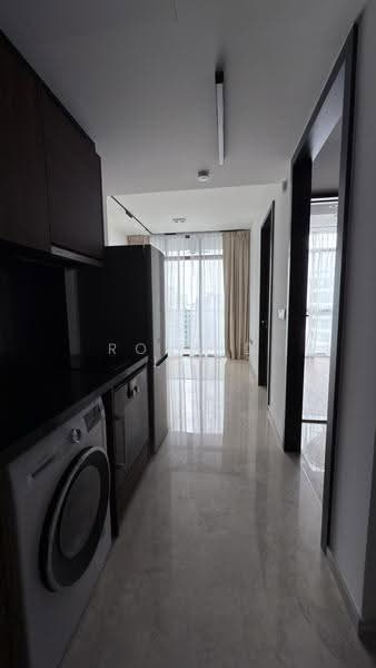 Pullman Residences, 18 Dunearn Road, 1 Bedroom, 463 sqft, Condominium For Sale, by Ronald Lee, 500243301 - Living Room + Kitchen - PropertyGuru.com.sg