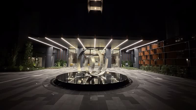 Pullman Residences, 18 Dunearn Road, 1 Bedroom, 463 sqft, Condominium For Sale, by Ronald Lee, 500243301 - Lobby Exterior - PropertyGuru.com.sg