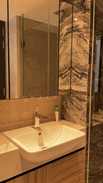 Pullman Residences, 18 Dunearn Road, 1 Bedroom, 463 sqft, Condominium For Sale, by Ronald Lee, 500243301 - Bathroom - PropertyGuru.com.sg